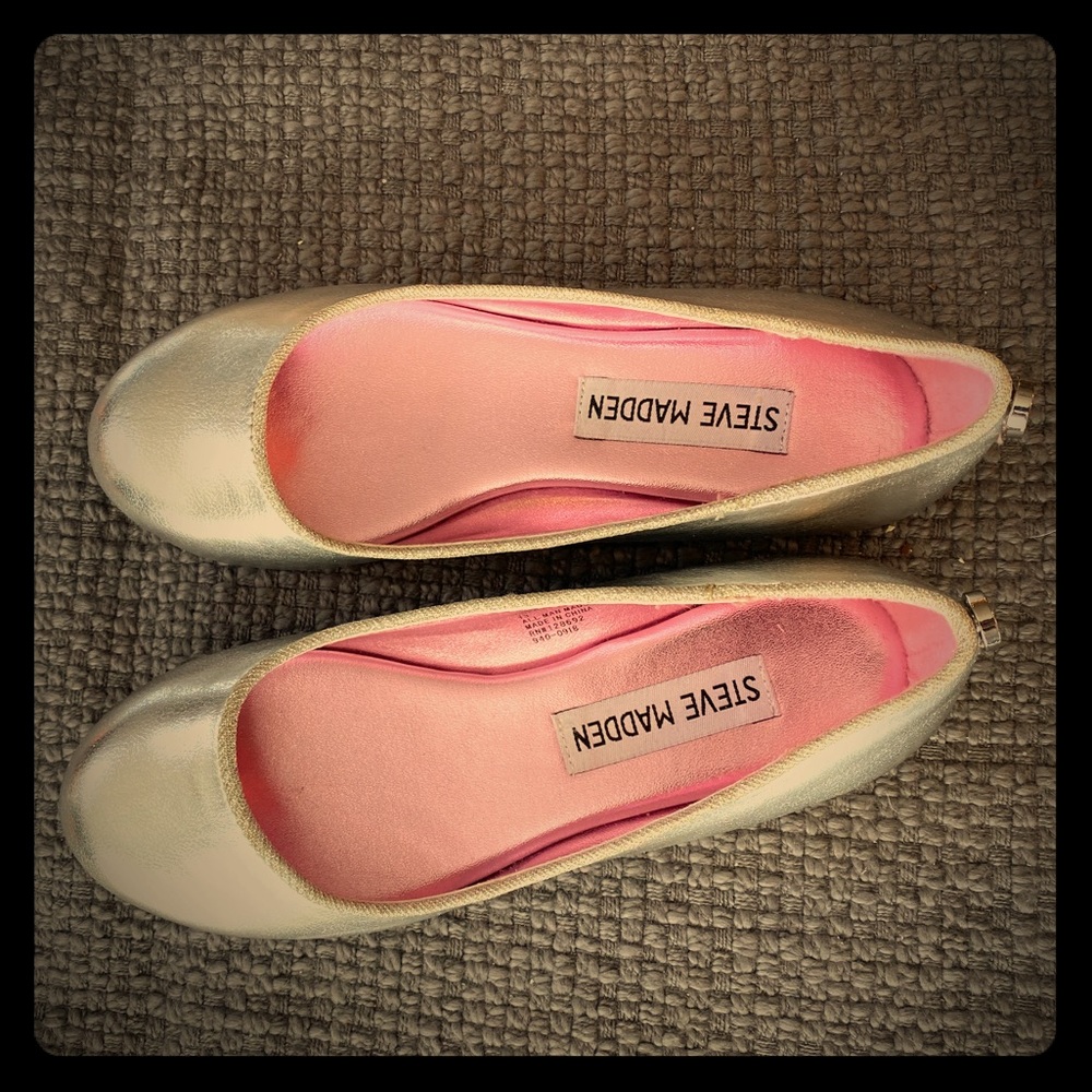 Steve Madden silver ballet flat